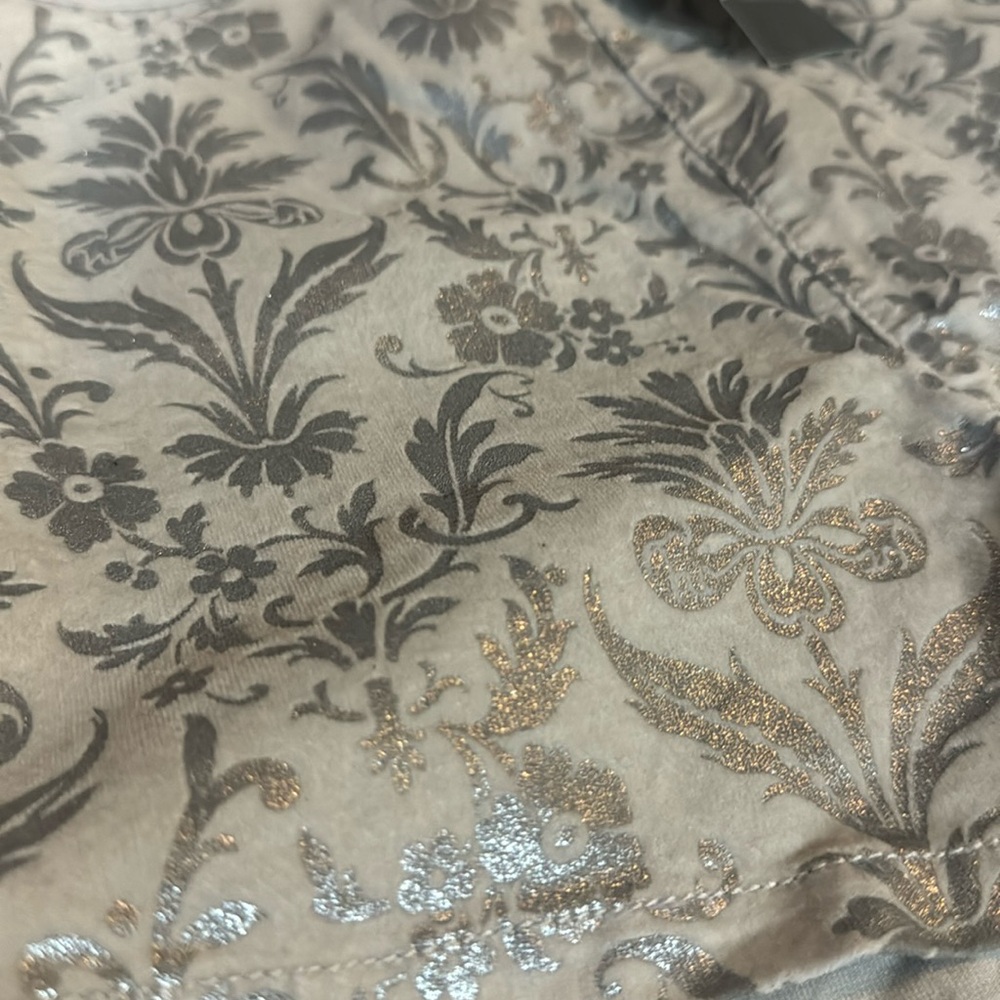 Silver flowers printed short